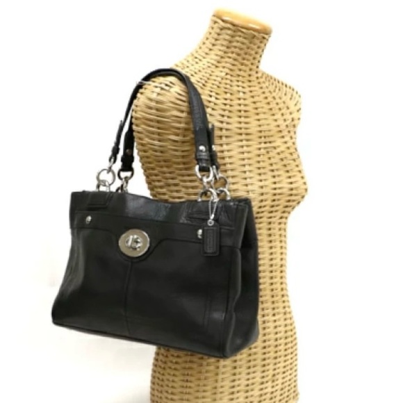 COACH Penelope Carryall 100% AUTHENTIC Color: Black
Leather handbag - Like New - Picture 2 of 16